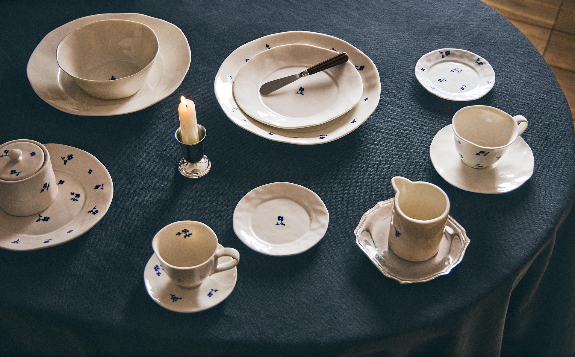 FLORAL PORCELAIN DINNER SET FLORAL PORCELAIN DINNER SET