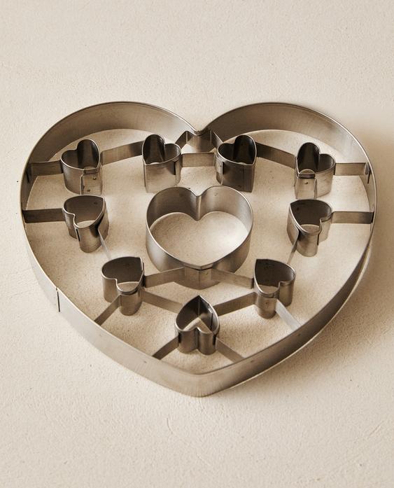 STEEL HEARTS BAKING MOULD
