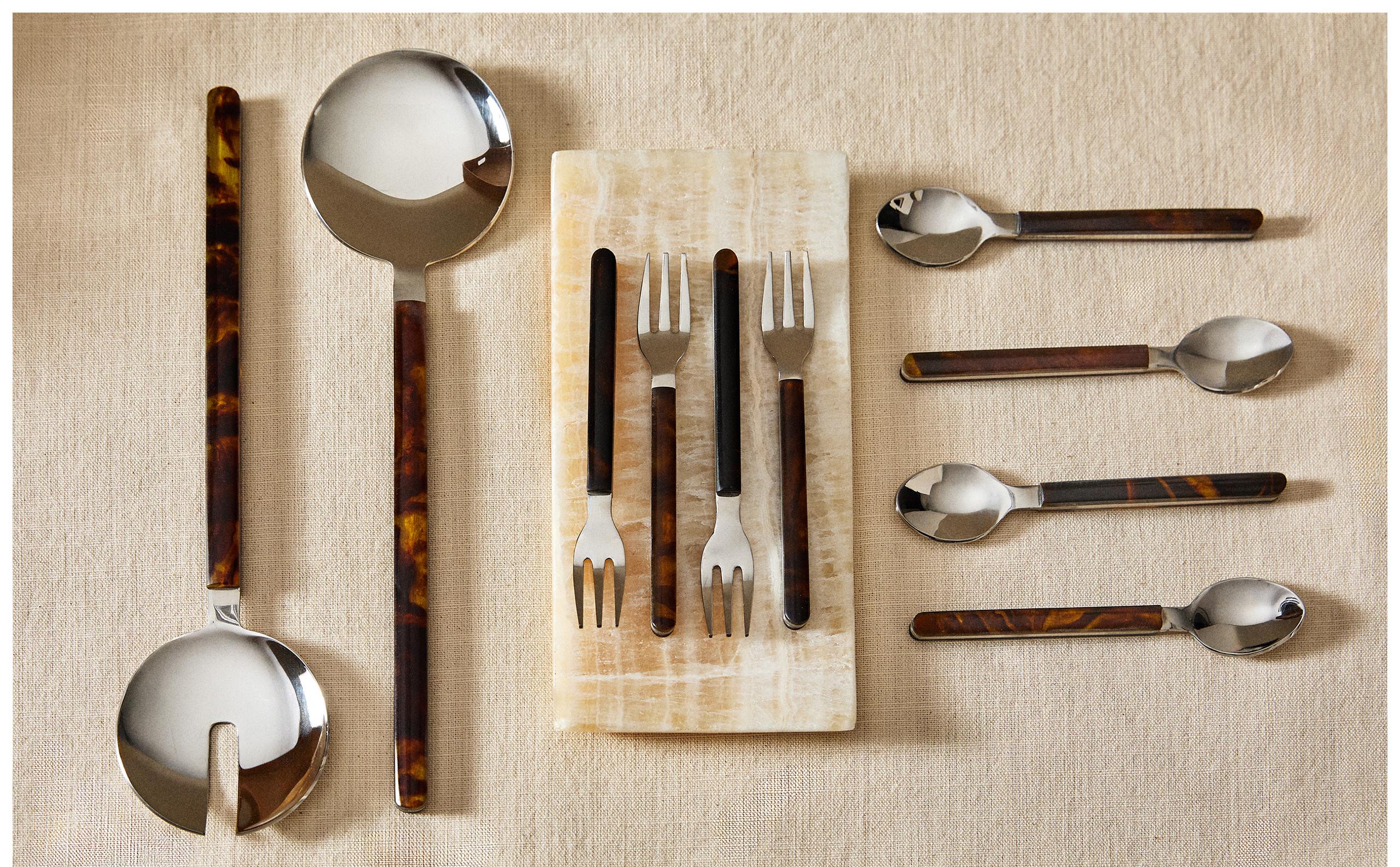 CUTLERY SET