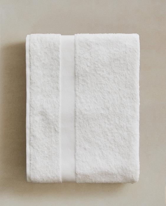 PREMIUM COTTON BATH TOWEL (600 GXM²) PREMIUM COTTON BATH TOWEL (600 GXM²)