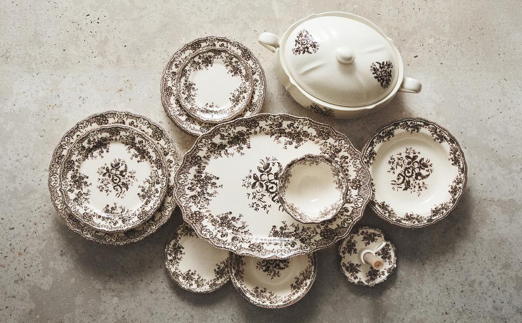 BROWN FLORAL EARTHENWARE DINNER SET