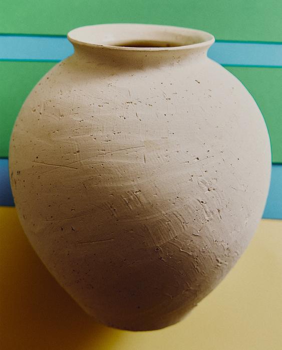 纹理陶制花瓶