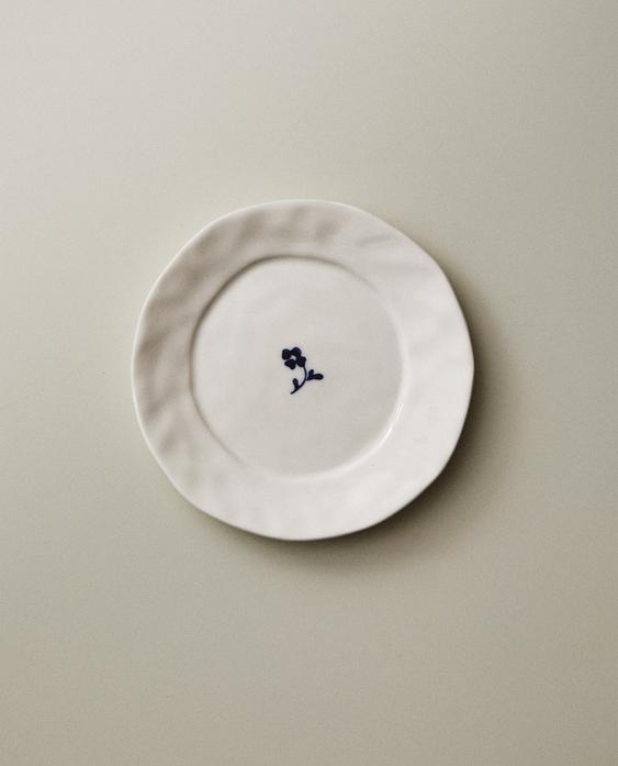 PORCELAIN SIDE PLATE WITH FLORAL PRINT