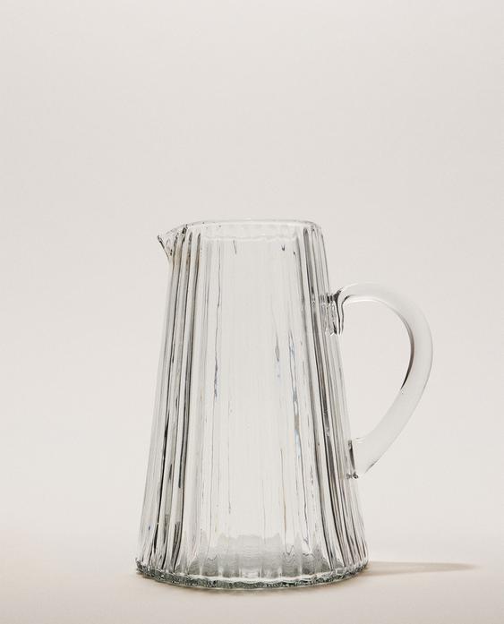 RAISED DESIGN GLASS JUG RAISED DESIGN GLASS JUG