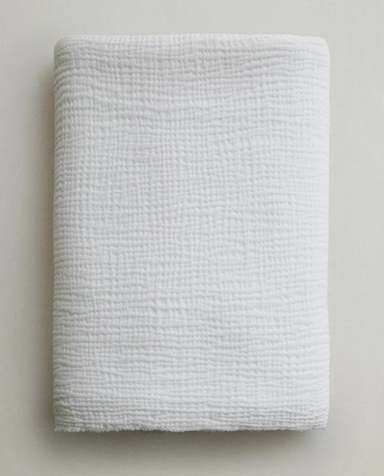 PLAIN MUSLIN THROW
