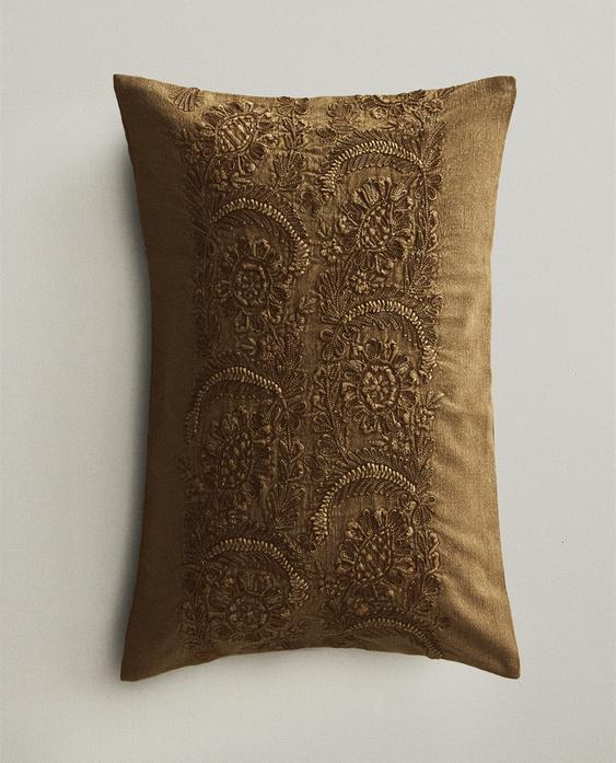 EMBROIDERED CUSHION COVER