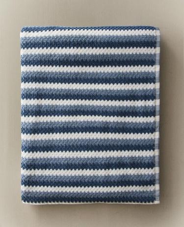 GEOMETRIC JACQUARD BATH TOWEL