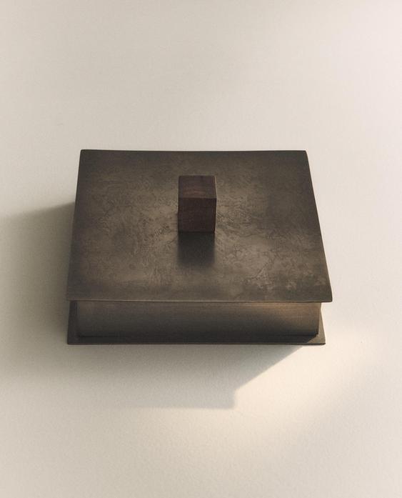 METAL BOX WITH WOODEN HANDLE