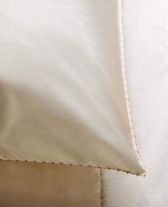 KIDS' PILLOWCASE WITH EMBROIDERED TRIM DETAIL KIDS' PILLOWCASE WITH EMBROIDERED TRIM DETAIL