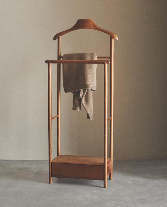 ACACIA WOOD VALET STAND ACACIA WOOD VALET STAND