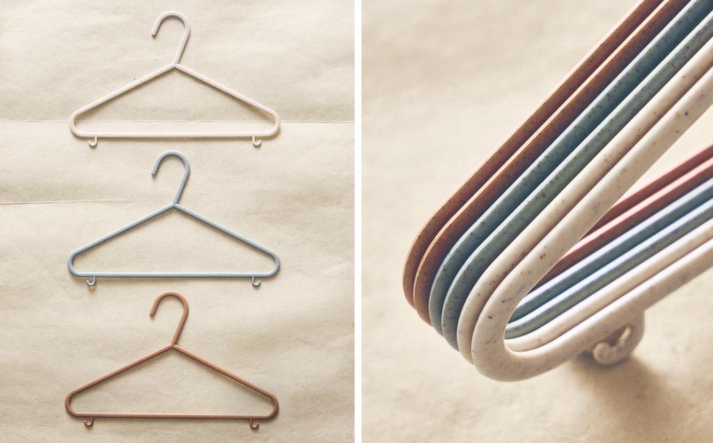 PACK OF KIDS' HANGERS IN PASTEL COLOURS (PACK OF 6)