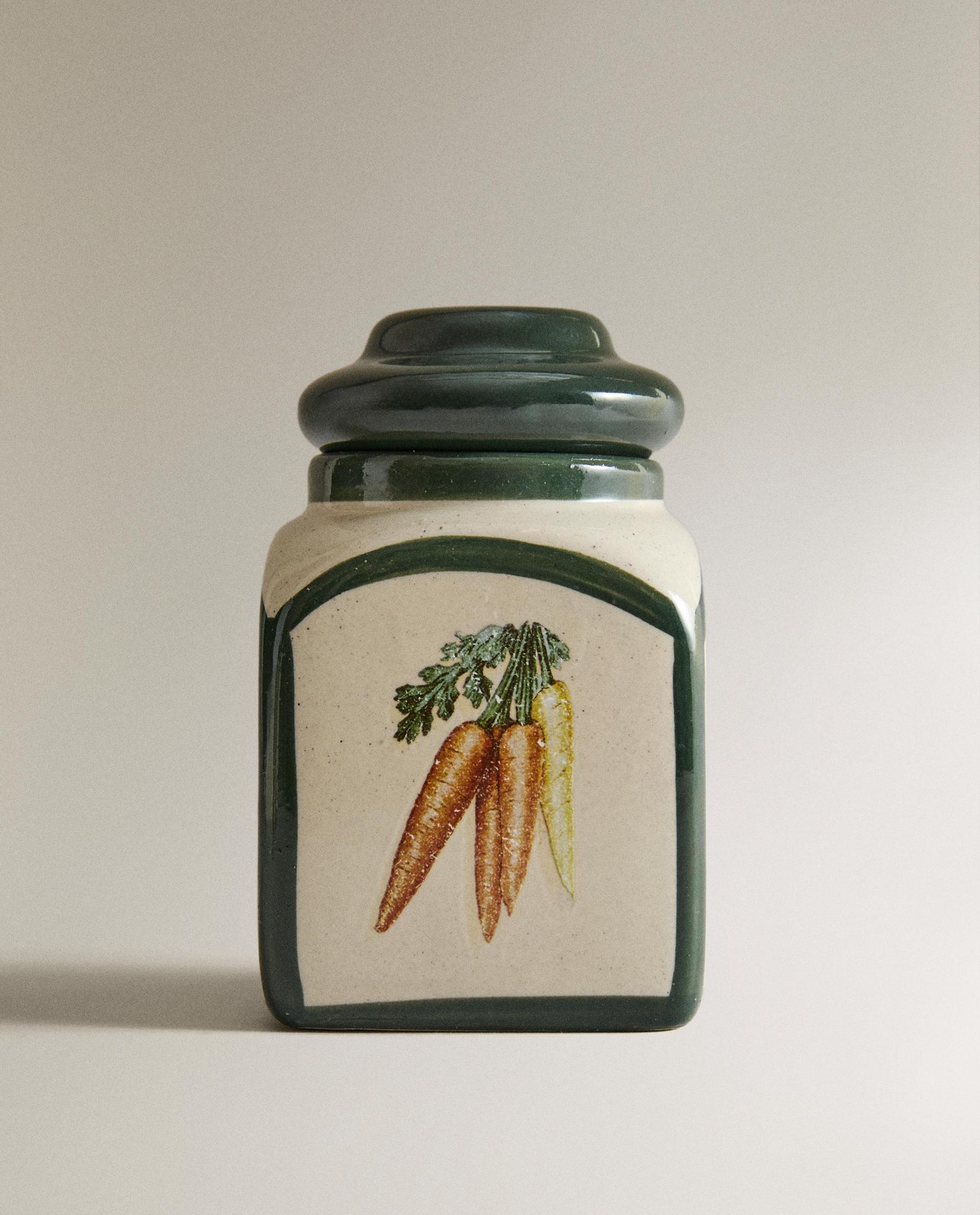 (320 G) CARROT BREEZE SCENTED CANDLE (320 G) CARROT BREEZE SCENTED CANDLE