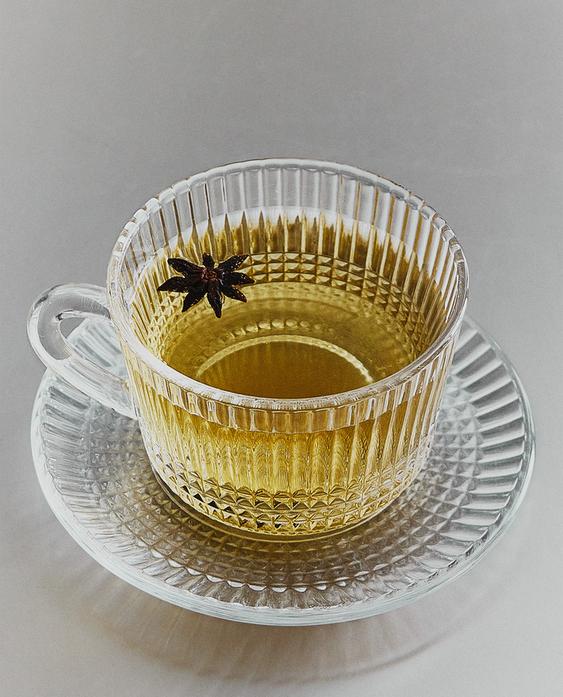 GLASS TEACUP WITH RAISED GEOMETRIC DESIGN GLASS TEACUP WITH RAISED GEOMETRIC DESIGN