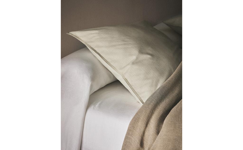 REVERSIBLE STRIPED PILLOWCASE