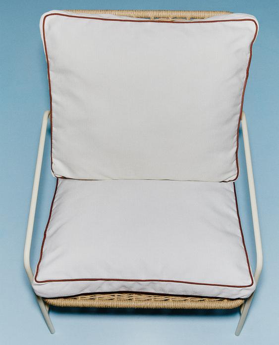 OUTDOOR CHAIR WITH CUSHIONS