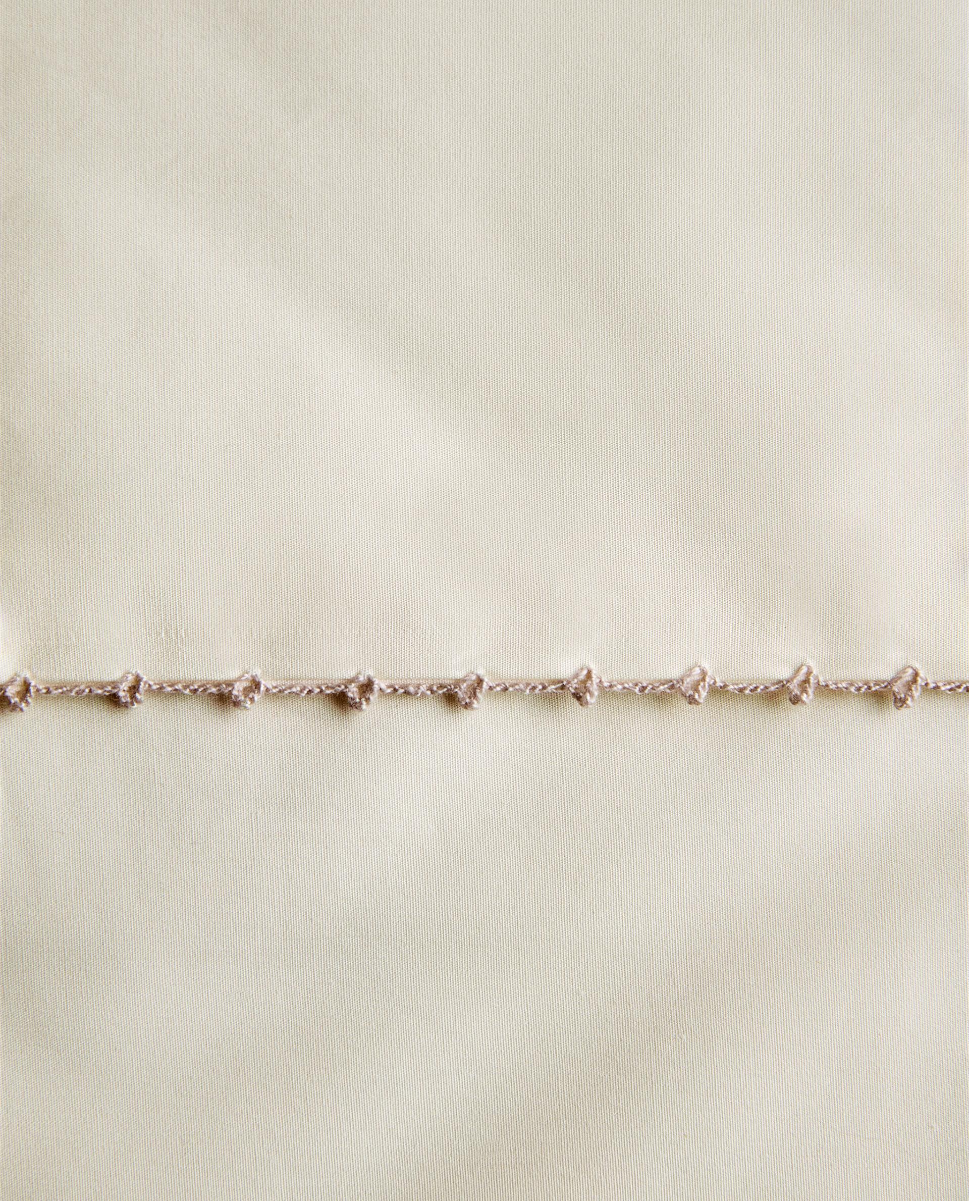 EMBROIDERED TRIM FLAT SHEET