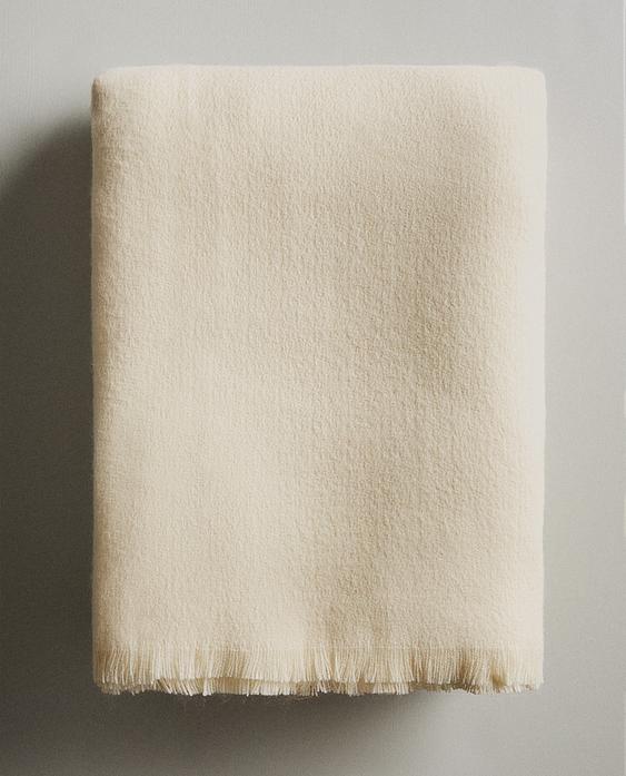 FRINGED DECORATIVE THROW FRINGED DECORATIVE THROW