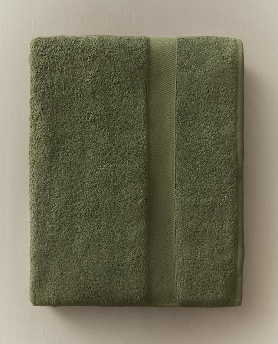 PREMIUM COTTON BATH TOWEL (600 GXM²) PREMIUM COTTON BATH TOWEL (600 GXM²)