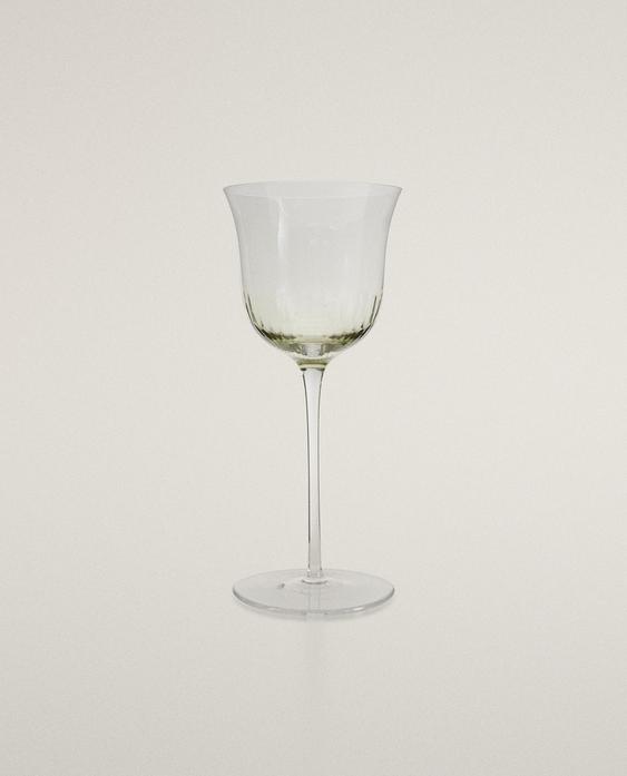 TRANSPARENT WINE GLASS