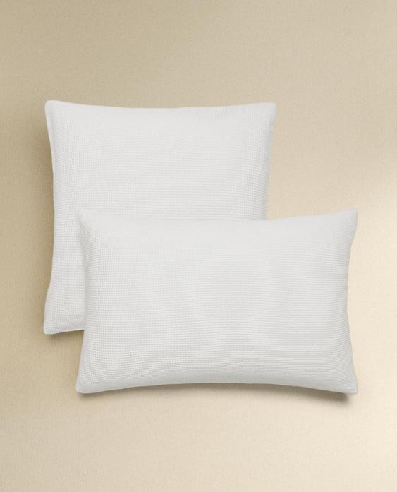 MINI WAFFLE-KNIT COTTON PILLOWCASE MINI WAFFLE-KNIT COTTON PILLOWCASE