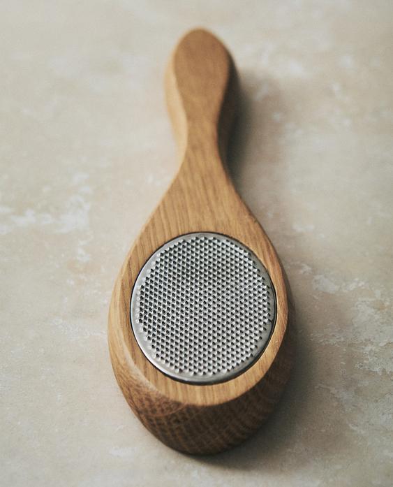 木质手柄足部去角质器