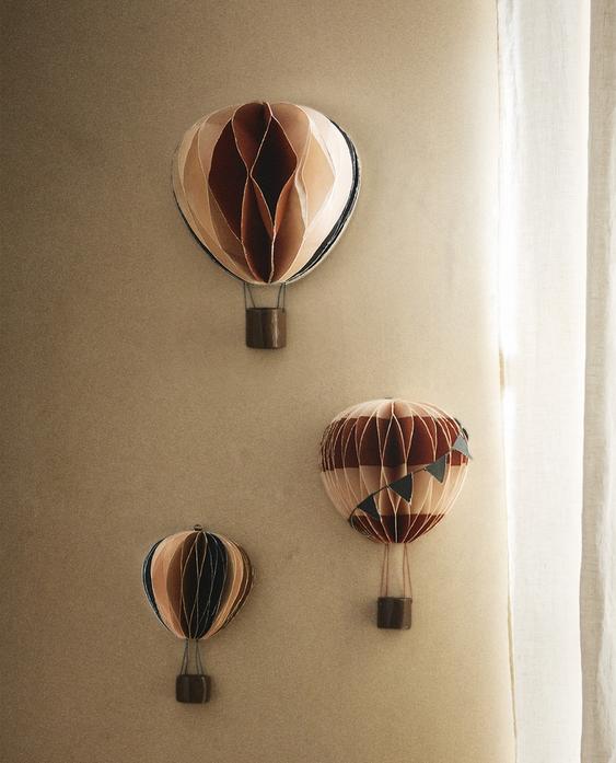 COLOURED PAPER WALL BALLOON (21 CM)