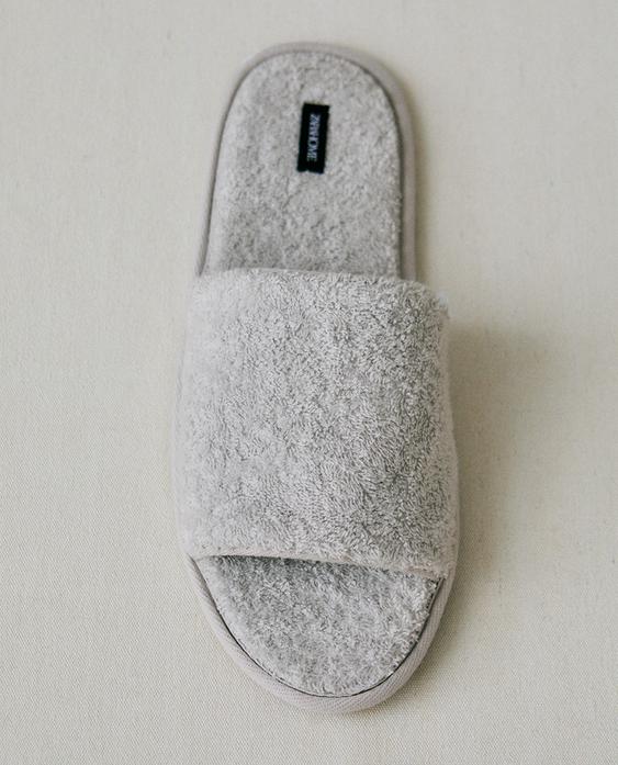 OPEN TERRY BATHROOM SLIPPERS OPEN TERRY BATHROOM SLIPPERS