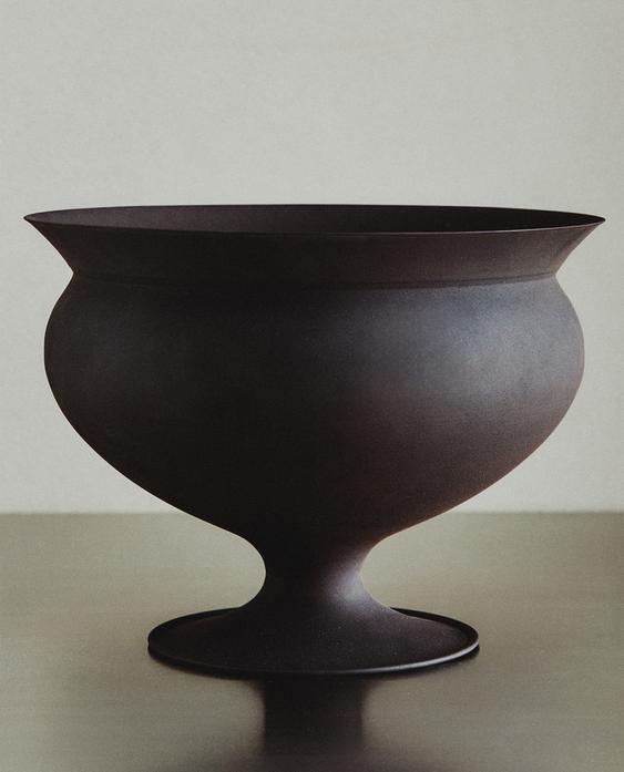 TALL METAL POT