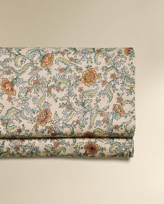 FLORAL PRINT SATEEN FLAT SHEET (300 THREAD COUNT) FLORAL PRINT SATEEN FLAT SHEET (300 THREAD COUNT)