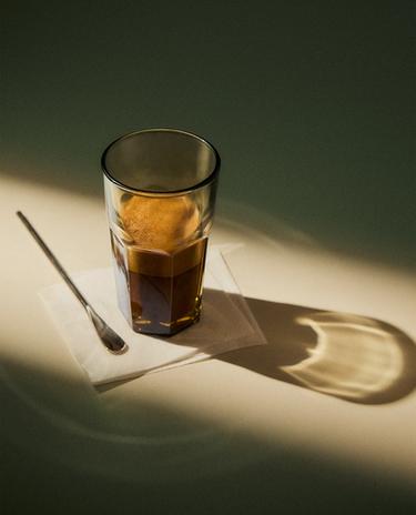 RAISED DESIGN GLASS TUMBLER