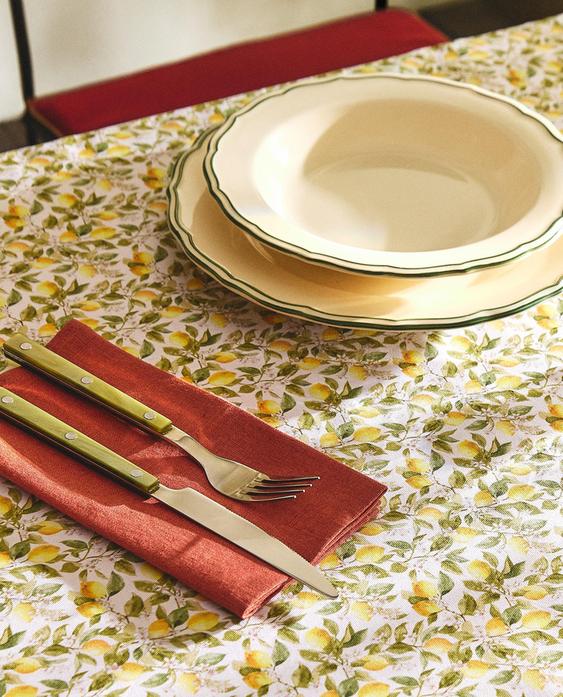 RESIN-COATED COTTON TABLECLOTH WITH LEMON PRINT