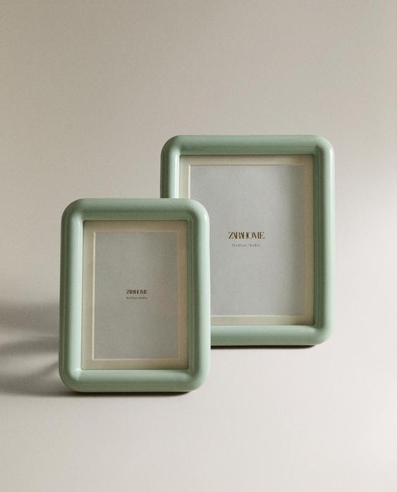 ROUNDED PHOTO FRAME