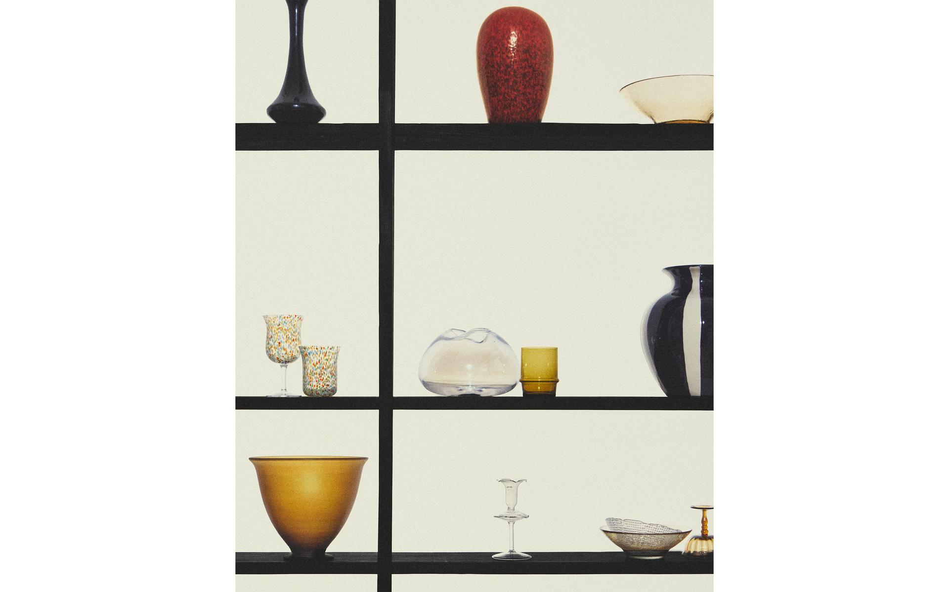 VASES AND GLASSWARE SET