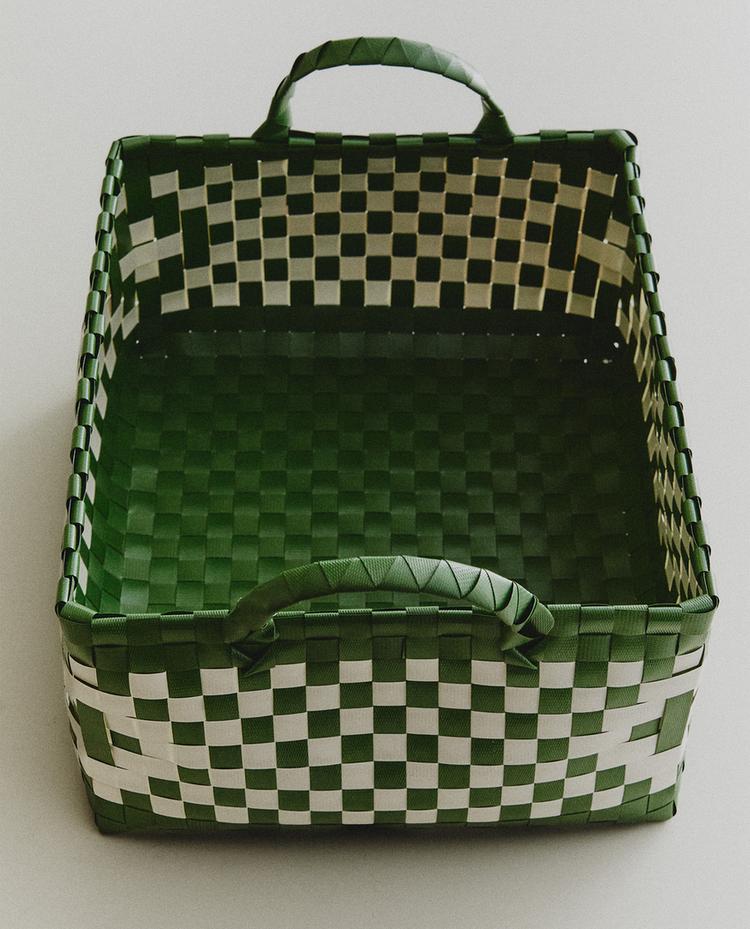 WOVEN BASKET
