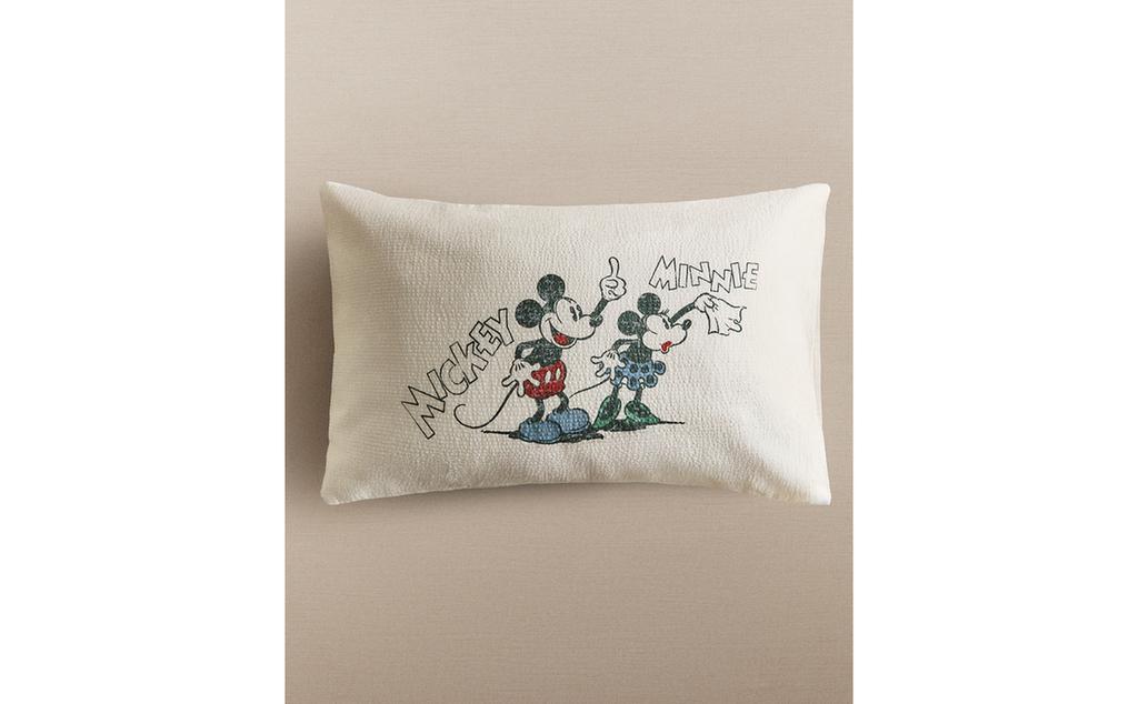 KIDS' MICKEY & MINNIE MOUSE ©DISNEY PILLOWCASE KIDS' MICKEY & MINNIE MOUSE ©DISNEY PILLOWCASE