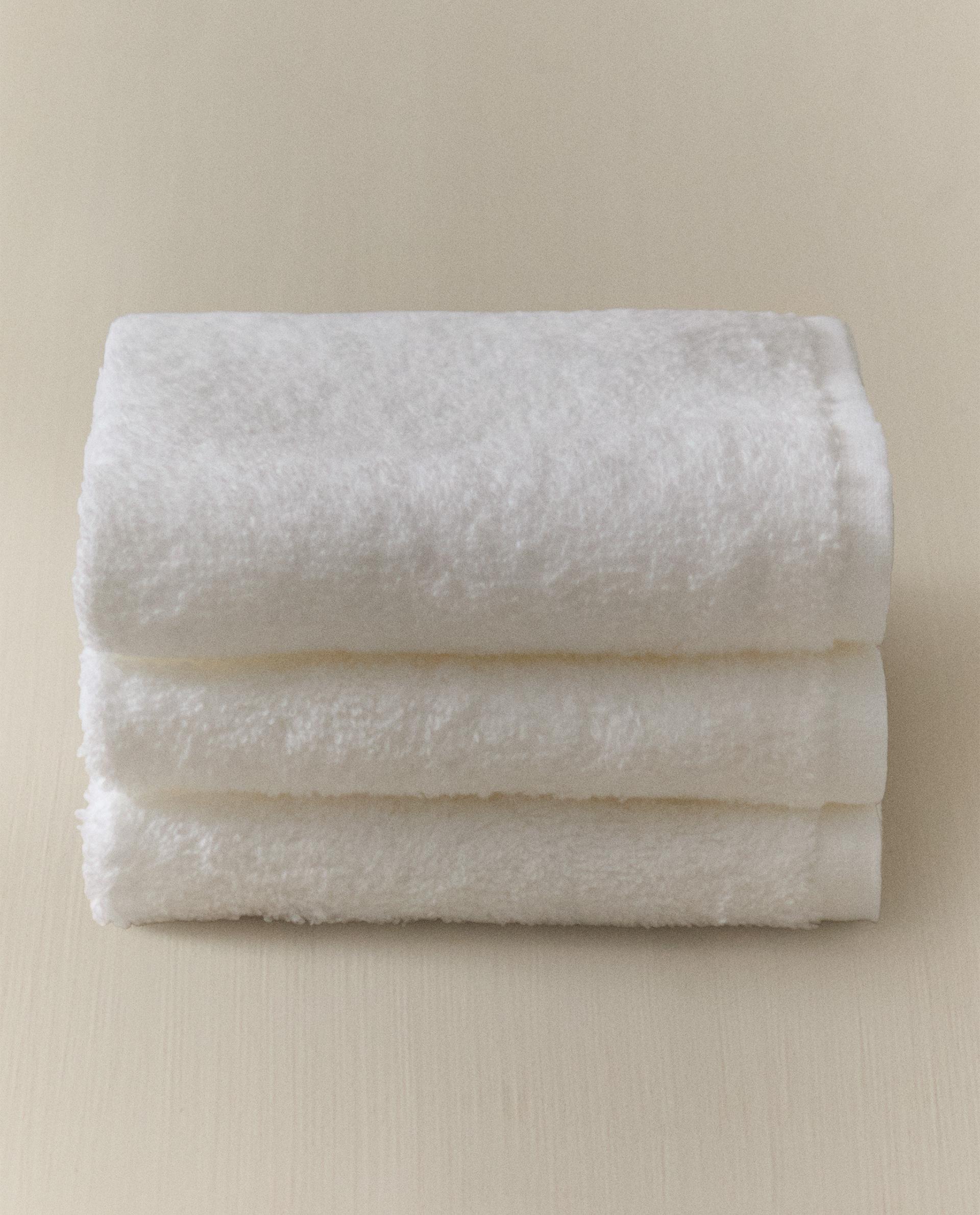 PACK OF COTTON HAND TOWELS (PACK OF 3) PACK OF COTTON HAND TOWELS (PACK OF 3)