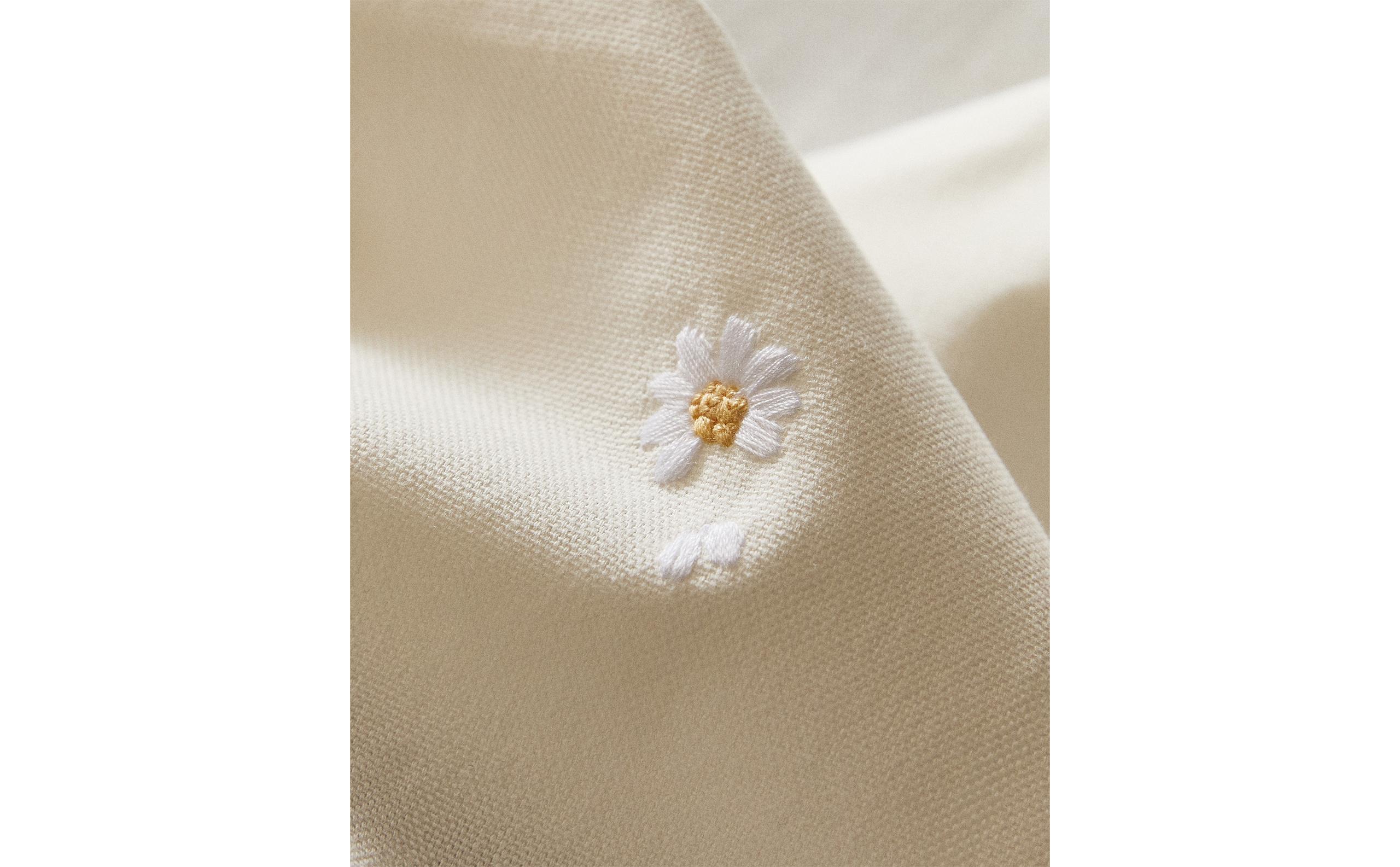 COTTON DAISY EMBROIDERY TABLECLOTH