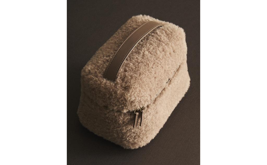 FURRY TOILETRY BAG