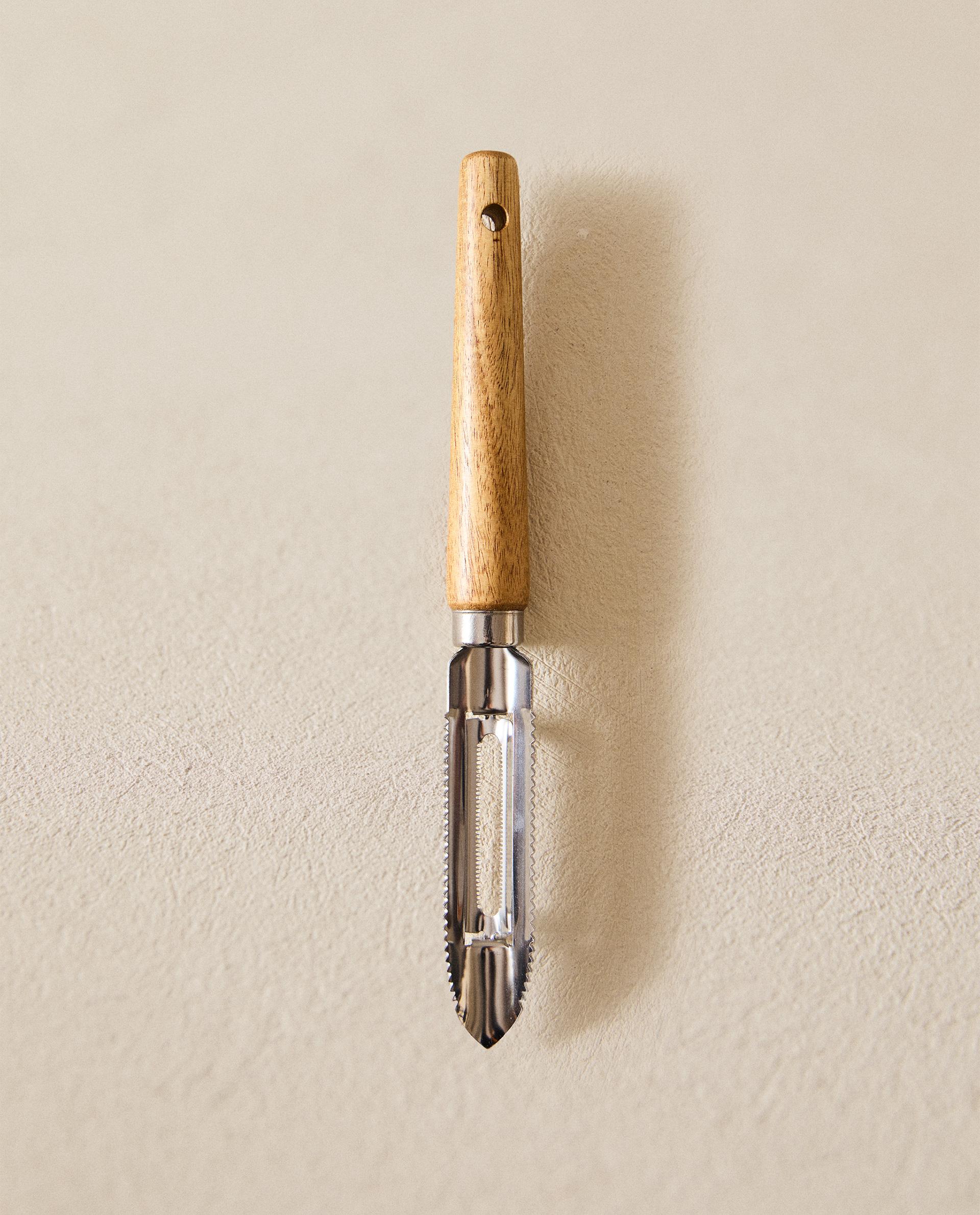 KITCHEN PEELER WITH WOODEN HANDLE KITCHEN PEELER WITH WOODEN HANDLE