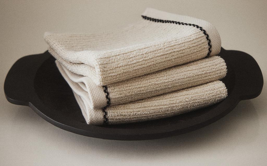 缉线梳洗台毛巾（3 条装）