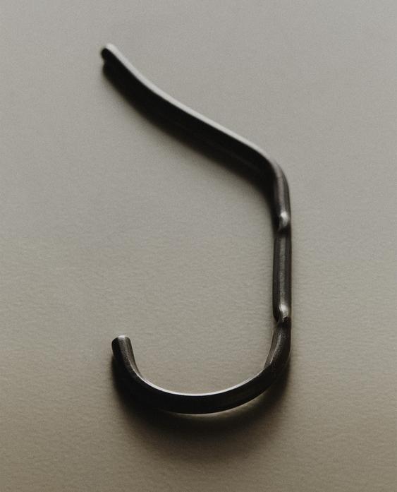 PACK OF LARGE DARK METAL HOOKS (PACK OF 2) PACK OF LARGE DARK METAL HOOKS (PACK OF 2)