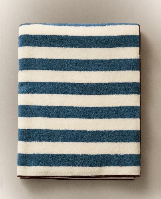 STRIPED COTTON BATH TOWEL WITH TOPSTITCHING