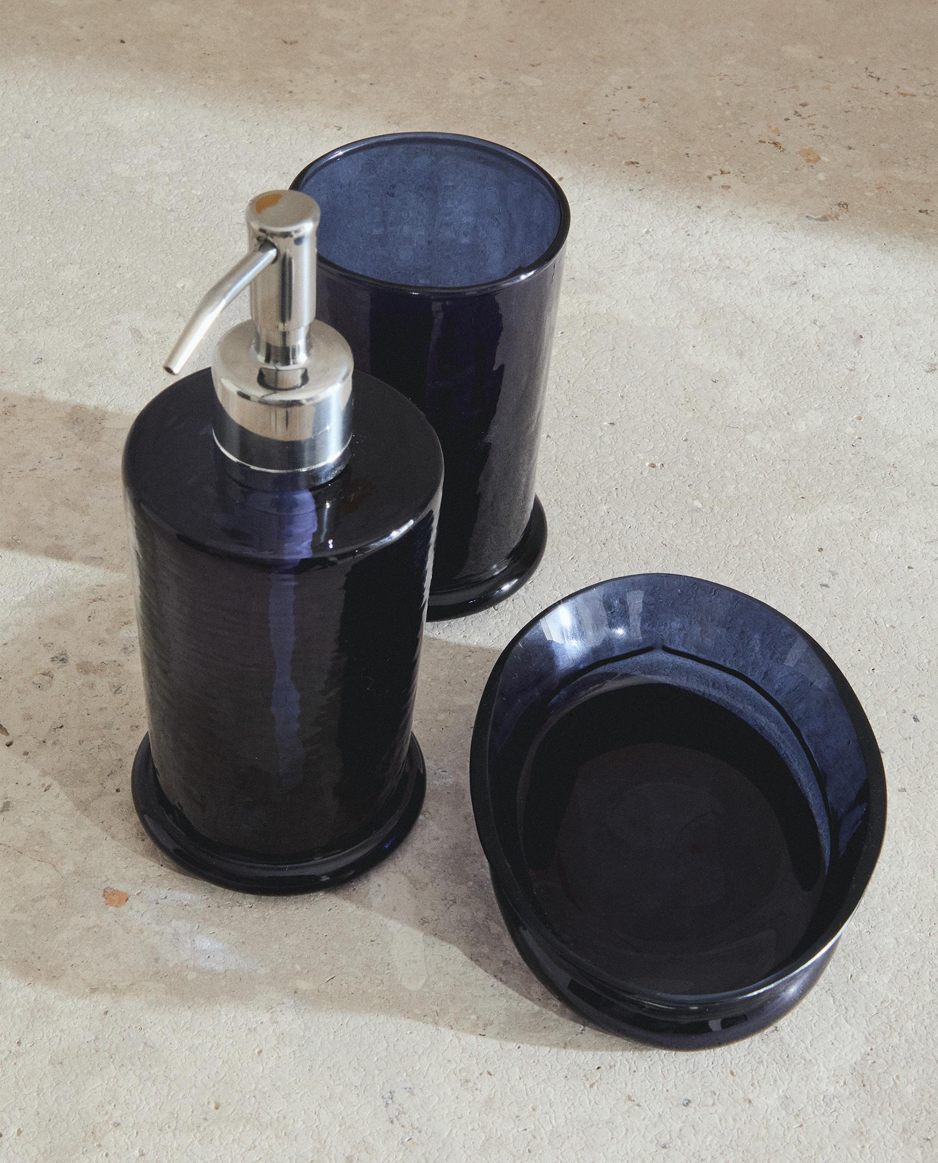 GLASS BATHROOM ACCESSORIES