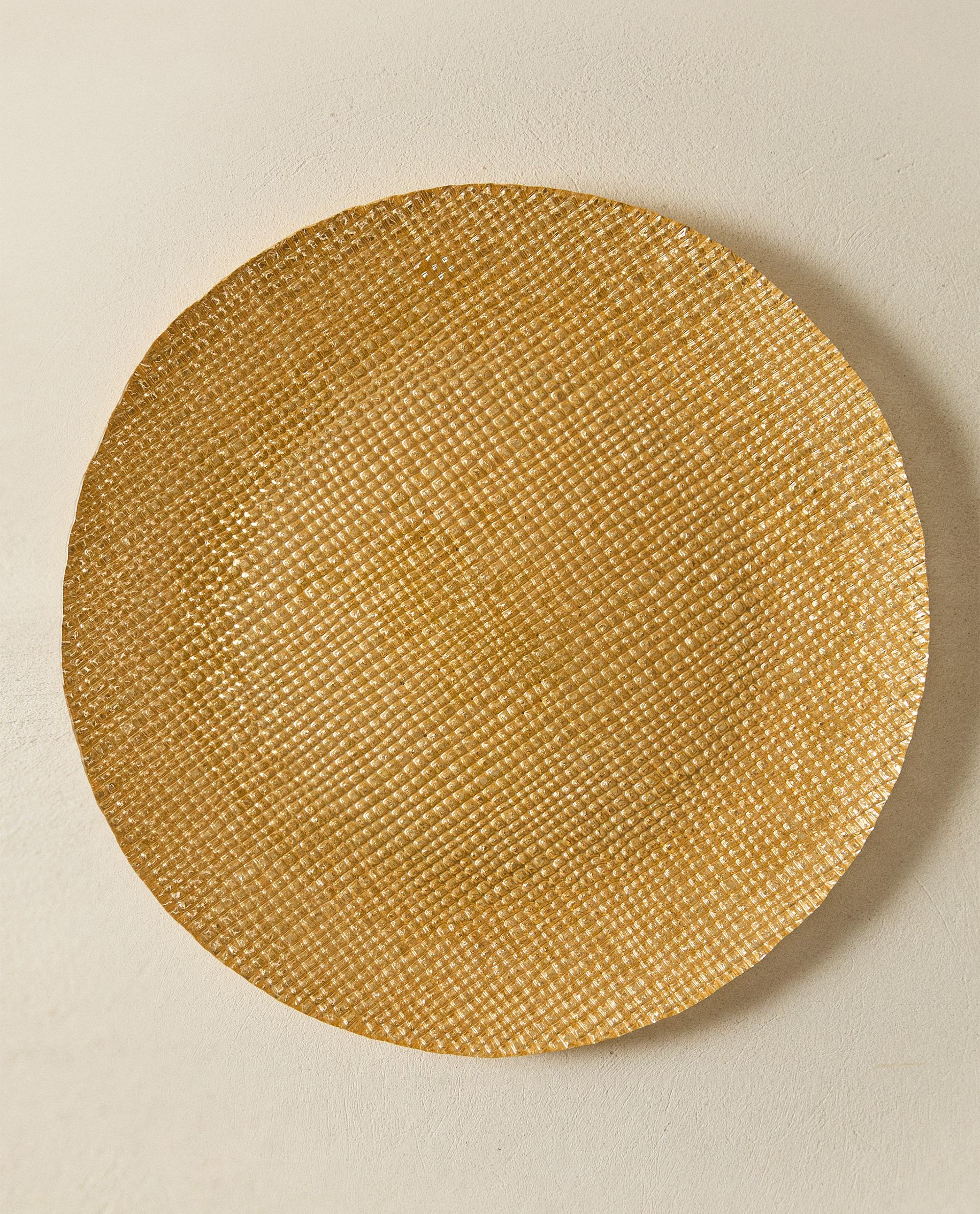 GOLDEN IRREGULAR GLASS SERVICE PLATE GOLDEN IRREGULAR GLASS SERVICE PLATE