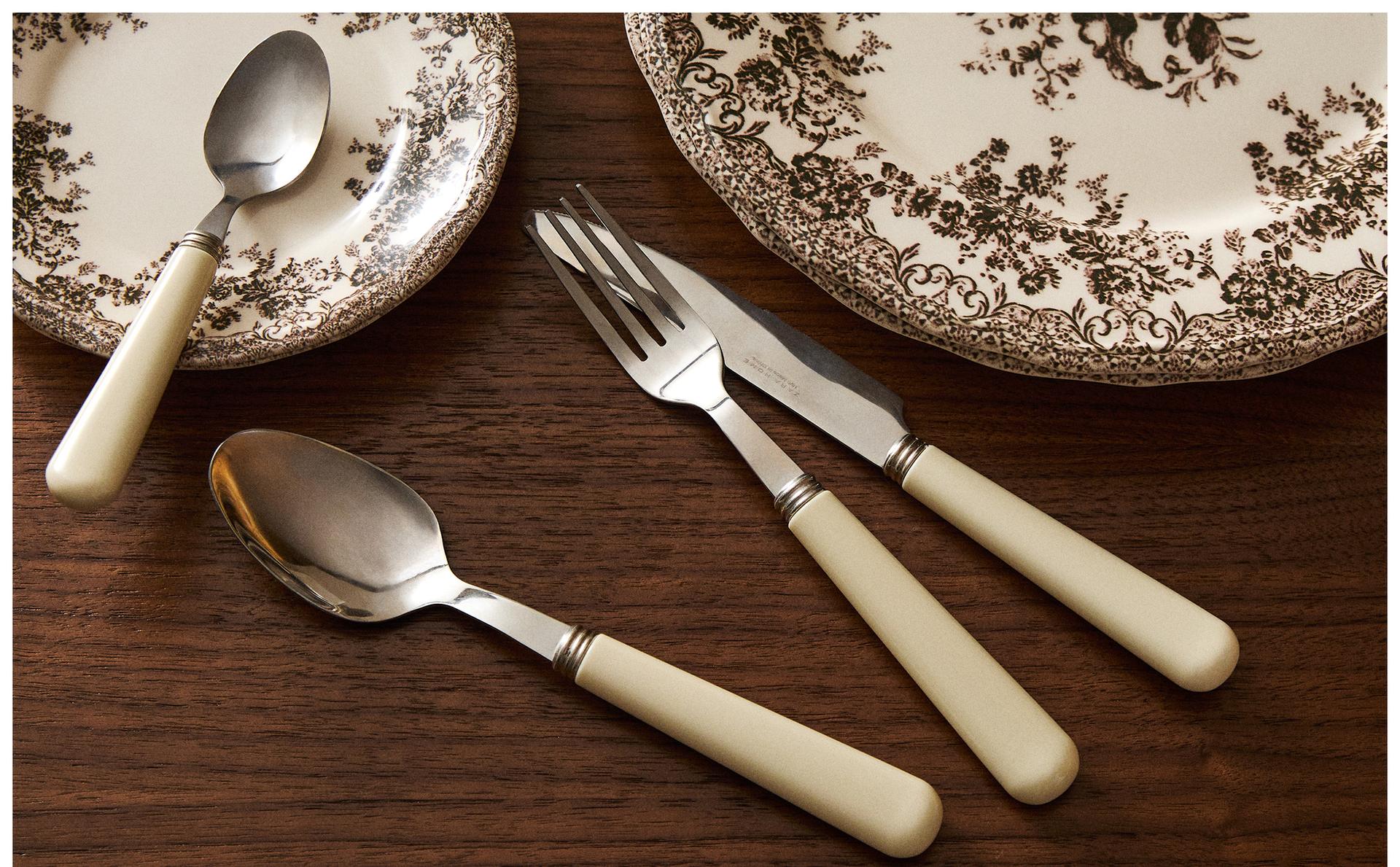 COLOURFUL HANDLE CUTLERY
