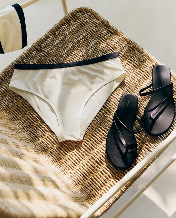 HIGH-WAIST BEACH BIKINI BOTTOMS WITH CONTRAST STRIPE