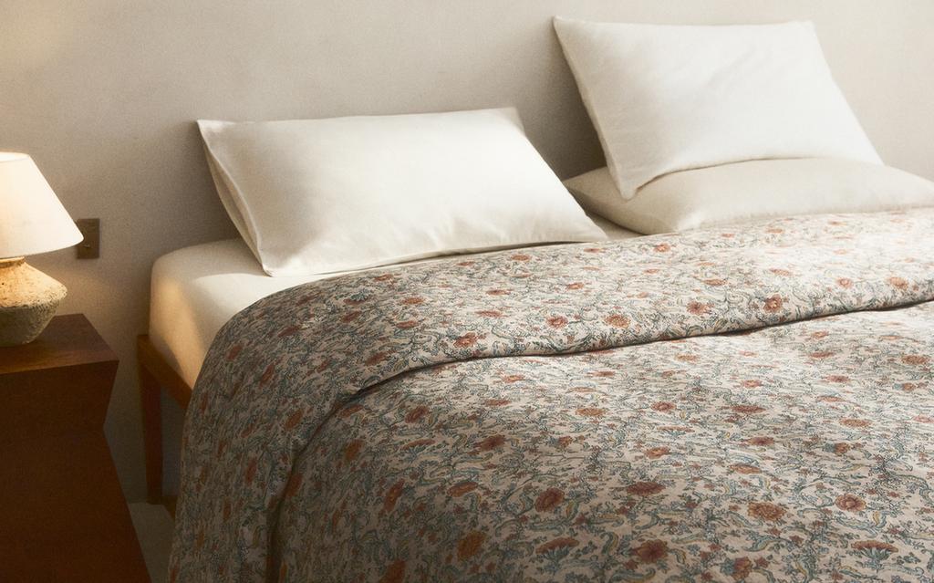FLORAL PRINT SATEEN DUVET COVER (300 THREAD COUNT)