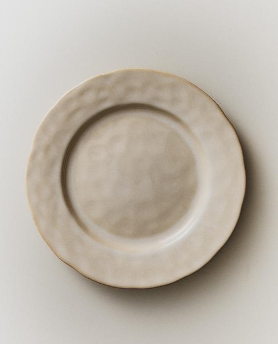 STONEWARE DINNER PLATE WITH IRREGULAR EDGE